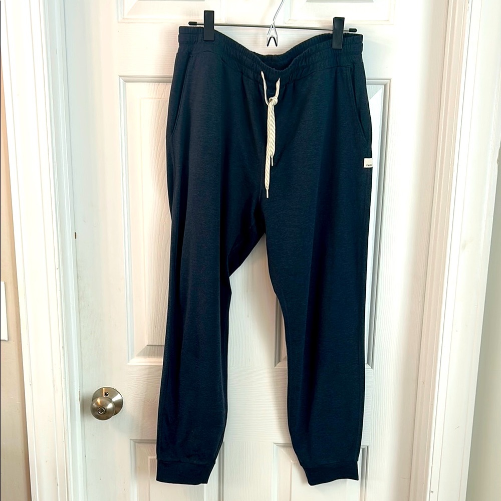 Vuori Performance Jogger - Picture 2 of 5